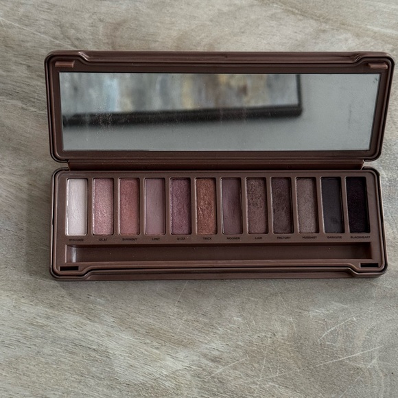 Urban Decay Naked3 eyeshadow palette - Picture 2 of 5